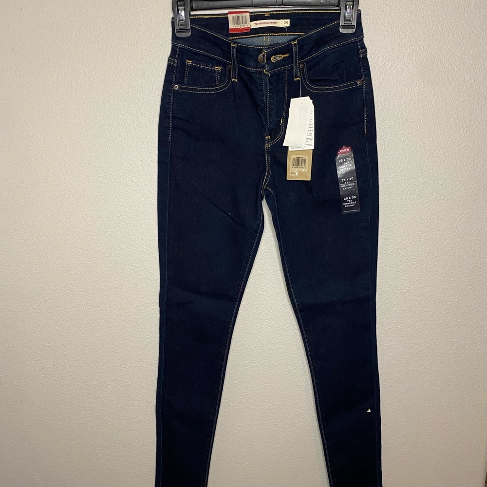 Levis 25x30 high rise skinny jeans